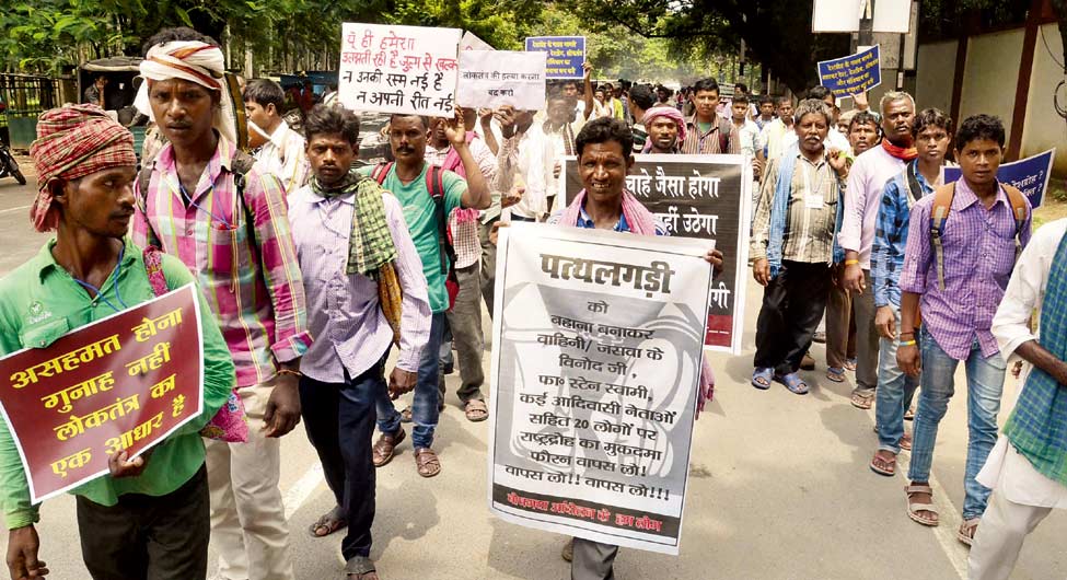  जंगल पर दावेदारीः झारखंड की राजधानी रांची में पत्‍थलगड़ी आंदोलन का प्रदर्शन